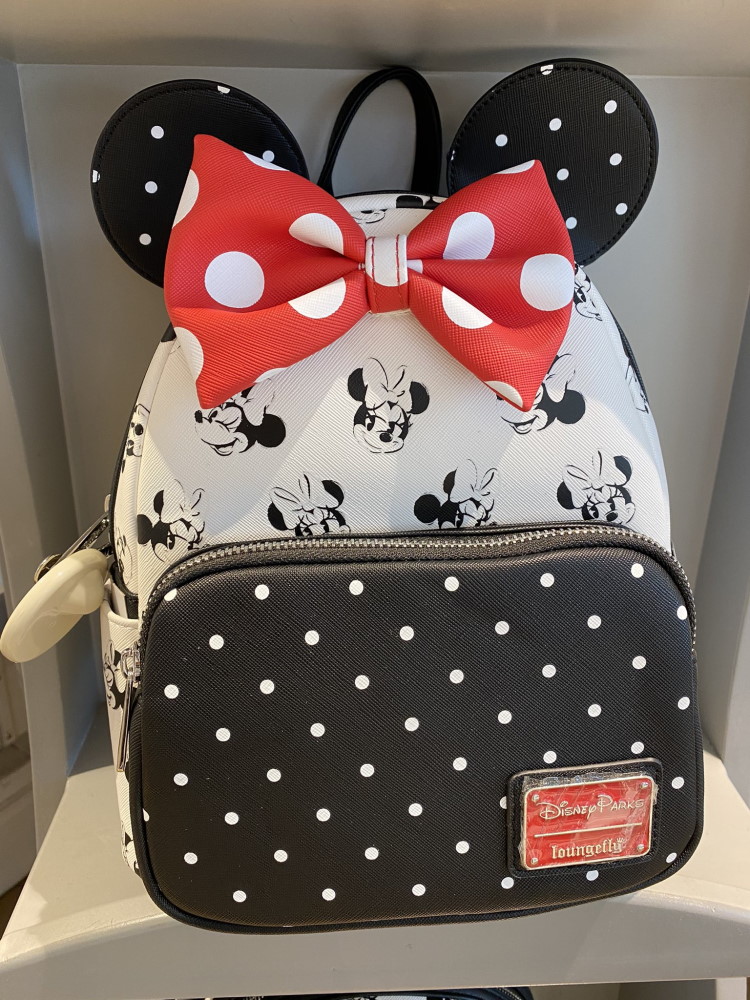 salami gehandicapt doe alstublieft niet Disney Loungefly tassen verkrijgbaar in Disneyland Paris en online voor de  30e verjaardag - Disneyland Parijs - DiscoverTheMagic.nl
