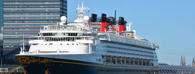 Exclusieve rondleiding op de Disney Magic tijdens scheepsbezoek in Amsterdam