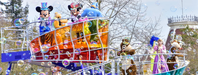 FOTO'S, VIDEO: Dream and Shine Brighter show in Disneyland Paris met parade