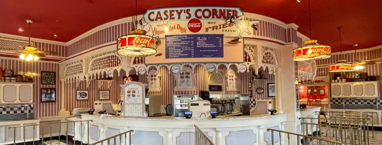 Nieuwe hotdogs bij Casey's Corner in Disneyland Paris met nachos en vegetarisch