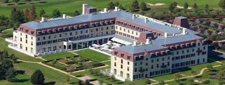 Nieuw hotel Crowne Plaza Paris in Disneyland Paris met 250 luxe kamers naast de golfbaan