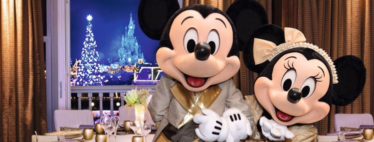 Speciale diners met Disney figuren tijdens kerstavond en oudejaarsavond in Disneyland Paris