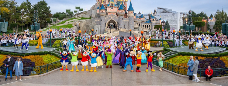 Disneyland Paris viert de 100e verjaardag van The Walt Disney Company op 16 oktober 2023