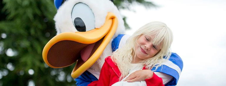 Ontmoetingen met Disney figuren keren terug in Disneyland Paris met foto's en knuffels