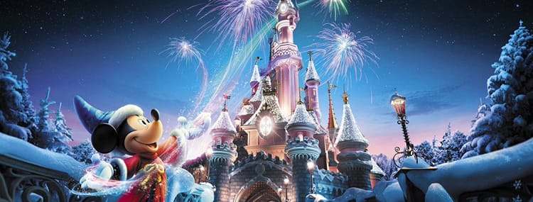 Kerst in Disneyland Paris met de shows Royal Sparkling Winter Waltz en Surprise Mickey