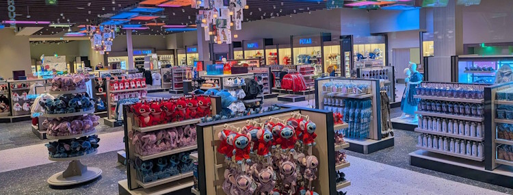 Disneyland Paris opent nieuwe grote Disney Wonders winkel in vernieuwde Disney Village