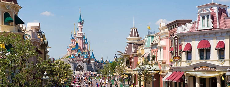 Behind the Magic: Ontwerp, bouw & geheimen van het kasteel in Disneyland Paris