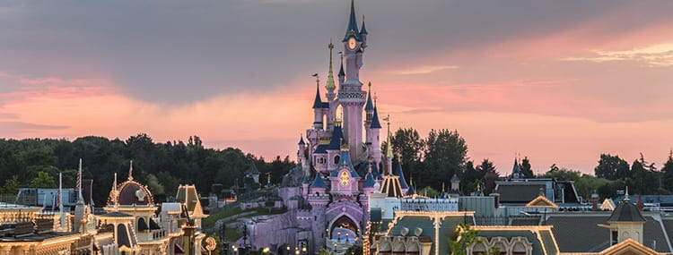 Disneyland Paris sluit de parken en hotels tijdelijk vanwege corona: Dit is wat we nu weten