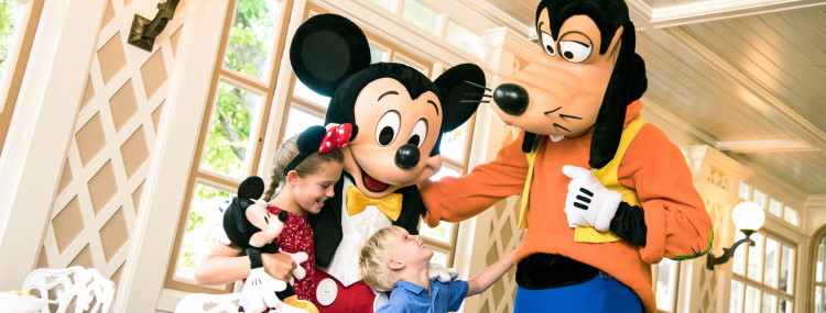 Maaltijden met Disney figuren keren terug in Disneyland Paris bij Plaza Gardens en Auberge