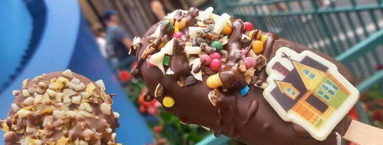 Disney Magnum ijsjes in Disneyland Paris met verse toppings van Disney films en figuren