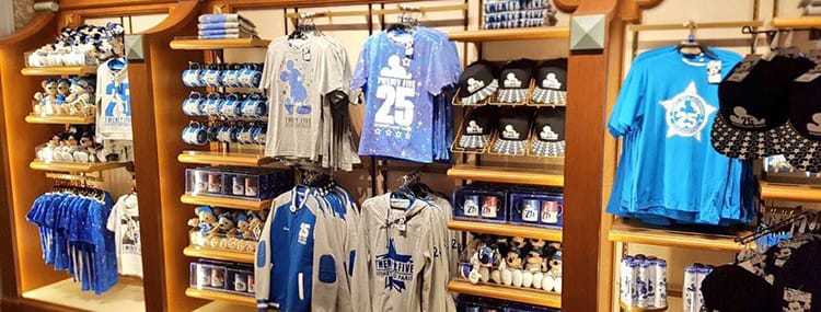 Nieuwe merchandise voor de 25e verjaardag in de winkels van Disneyland Paris