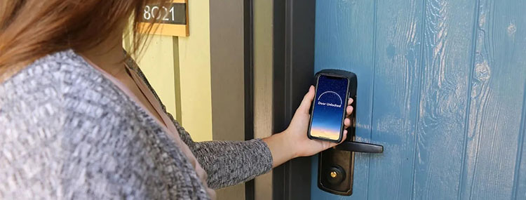 Open de deur van je hotelkamer in Disneyland Paris nu ook met je smartphone