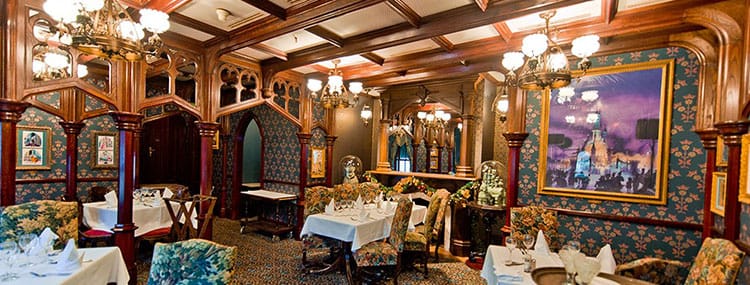Rondleiding door diverse populaire restaurants met tafelbediening in Disneyland Paris