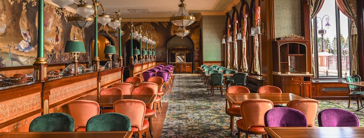 The Regal View Restaurant in Disneyland Paris met tafelbediening en Disney prinsessen