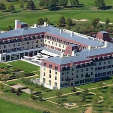 Nieuw hotel Crowne Plaza Paris in Disneyland Paris met 250 luxe kamers naast de golfbaan