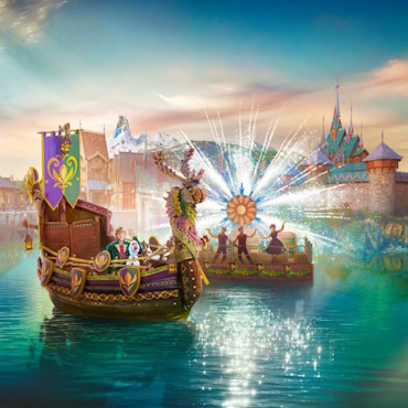 Frozen show A Celebration of Arendelle in Disneyland Paris met boten en figuren